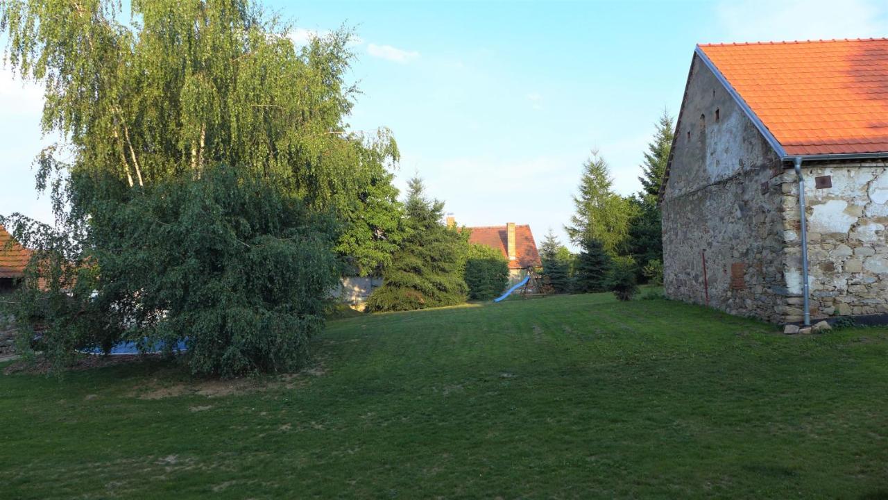 Ořechový dvůr Velke Nepodrice Exteriér fotografie