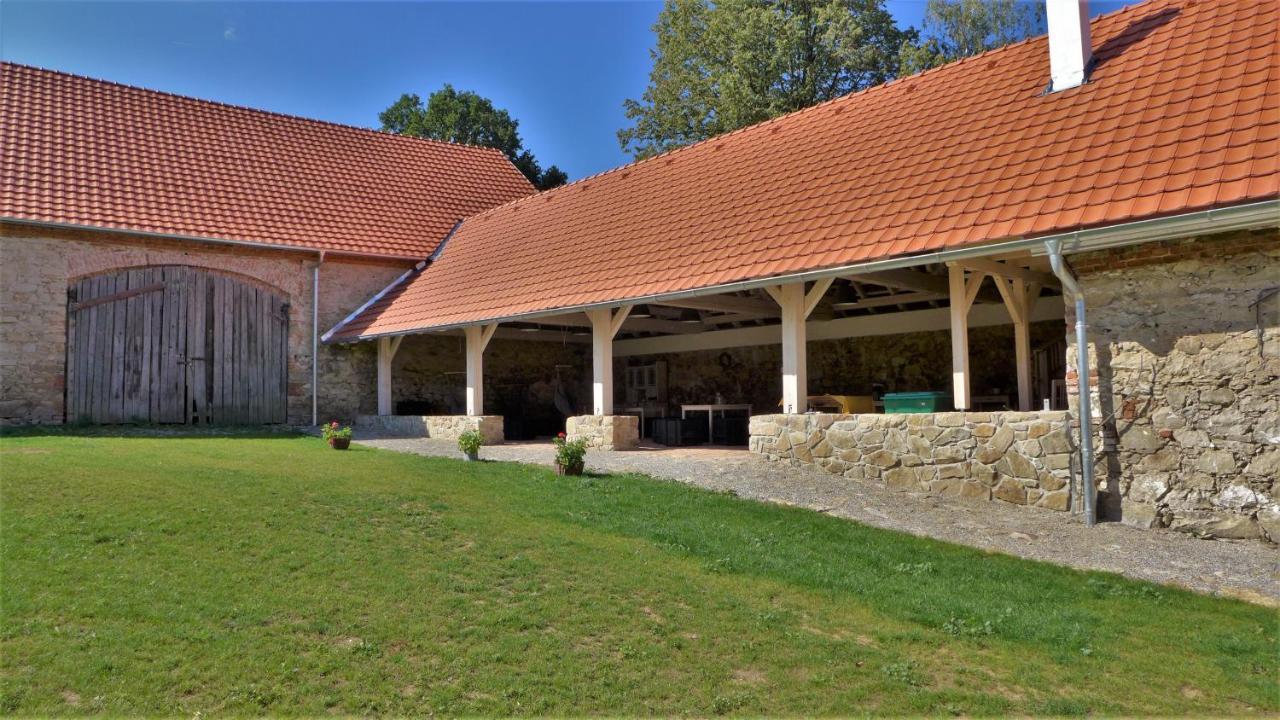 Ořechový dvůr Velke Nepodrice Exteriér fotografie